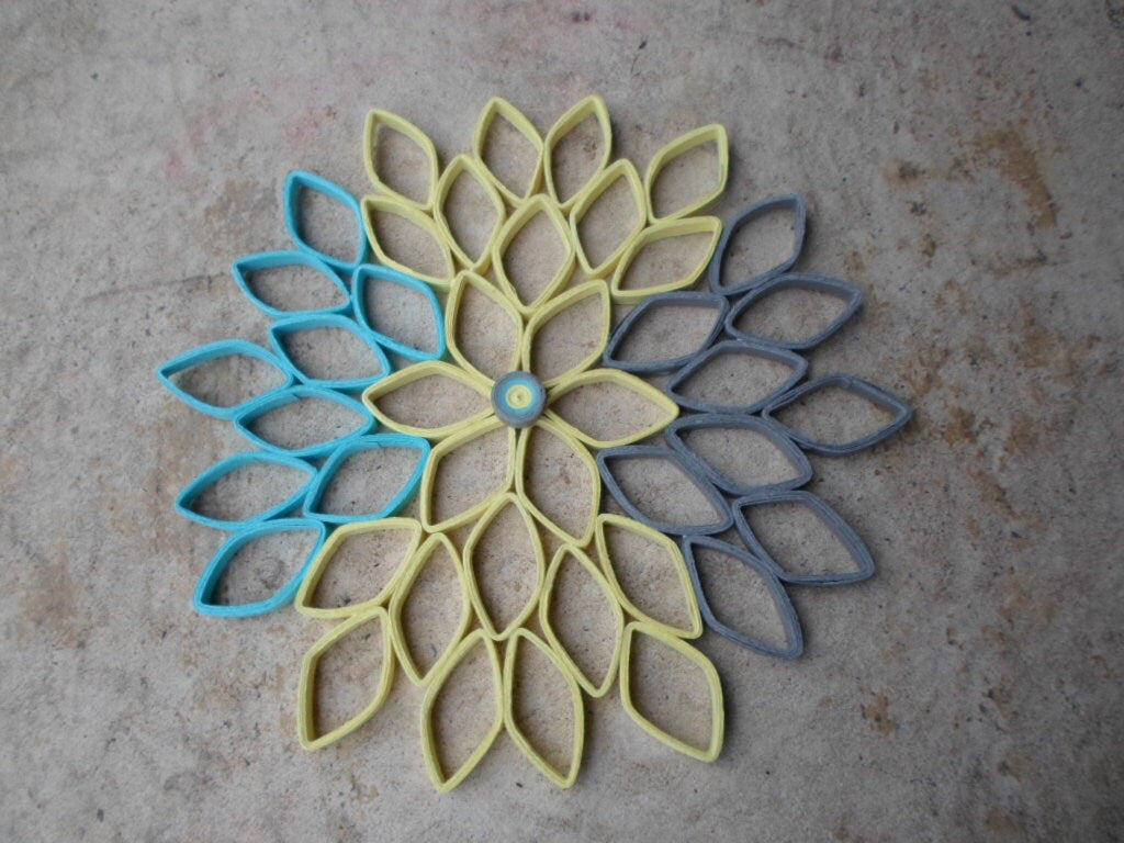 Handmade Paper Dahlia Wall Art: Modern Geometric Floral Decor