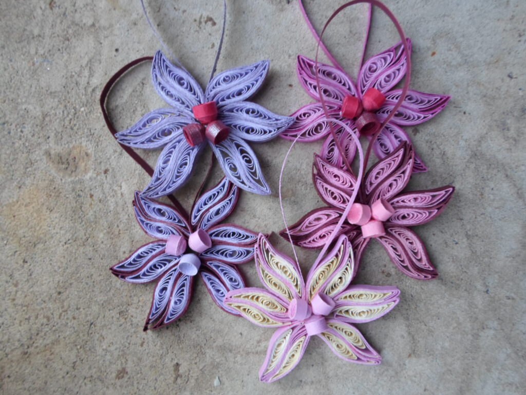 Quilled Christmas Ornaments: Shabby Chic Paper Filigree Set