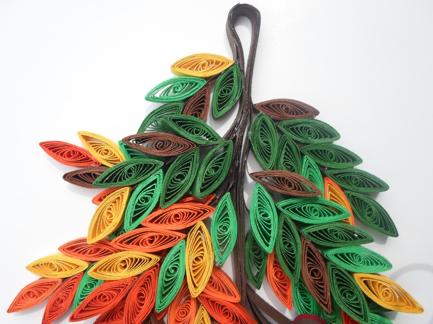 Quilled Cranberry Branch Wall Art: 3D Paper Decoration
