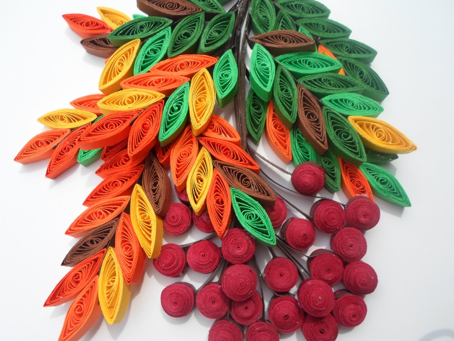 Quilled Cranberry Branch Wall Art: 3D Paper Decoration