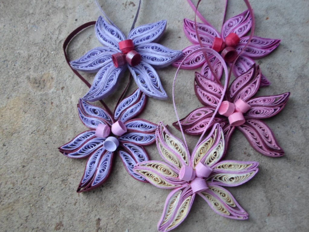 Quilled Christmas Ornaments: Shabby Chic Paper Filigree Set