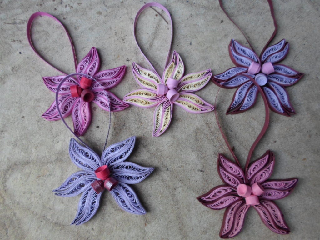 Quilled Christmas Ornaments: Shabby Chic Paper Filigree Set